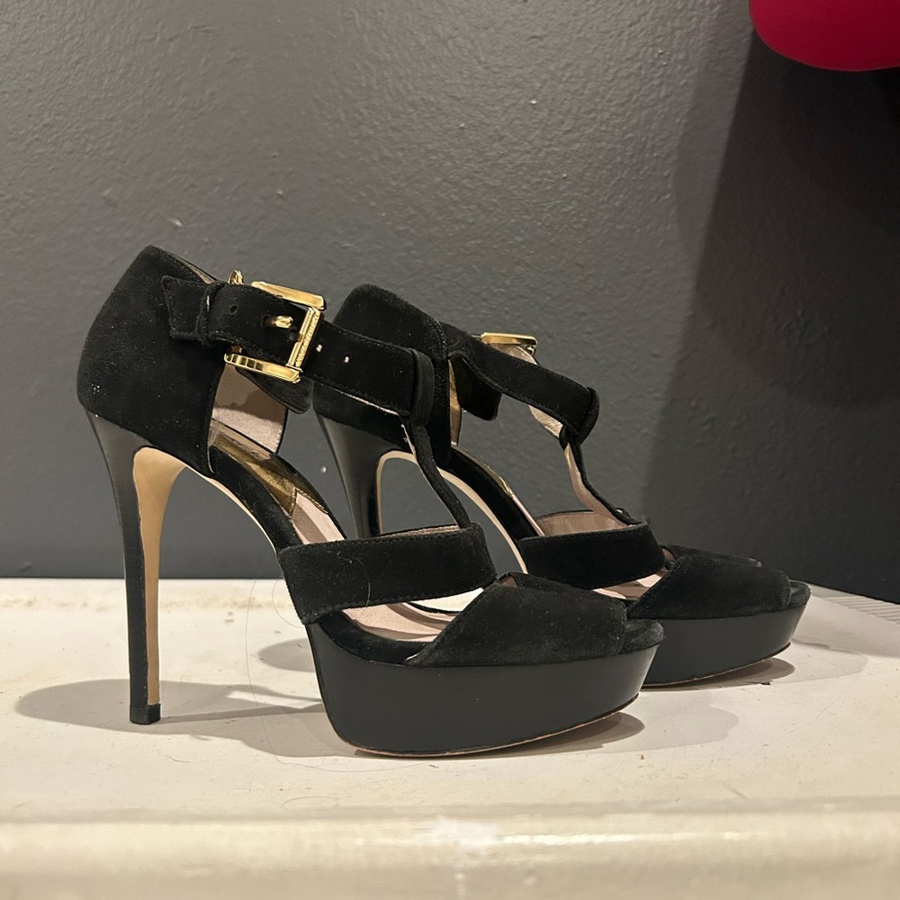 MICHAEL KORS BLACK PLATFORM HEELS
